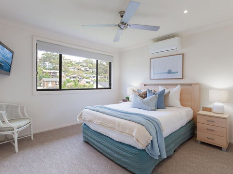 'Sandy Point Haven', 21a Sandy Point Rd - Stylish Haven With WIFI, Air Conditioning & Water Views - Accommodation Directory 0