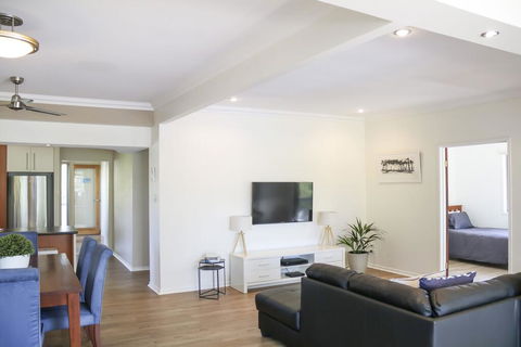 'Top Tier' Dog Friendly Holiday Home - Accommodation Directory 3