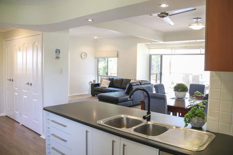 'Top Tier' Dog Friendly Holiday Home - Accommodation Directory 2