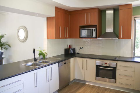 'Top Tier' Dog Friendly Holiday Home - Accommodation Directory 1