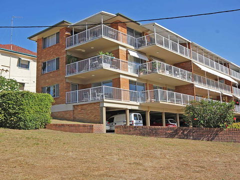 1 'Teramby Court' 104 Magnus Street - In Nelson Bay CBD - Accommodation Directory 2