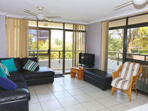 1 'The Commodore' 9-11 Donald St - Ground Floor Unit, Close To Shops, Cafe's And Marina - Accommodation Directory 3