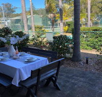 10 'Carindale' 19 Dowling St - Ground Floor Unit with WIFI Foxtel and Linen - Accommodation Directory