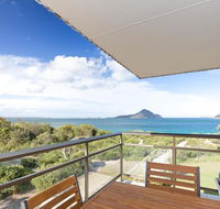 12 'Intrepid' 3 Intrepid Close - right on the beachfront - Accommodation Directory