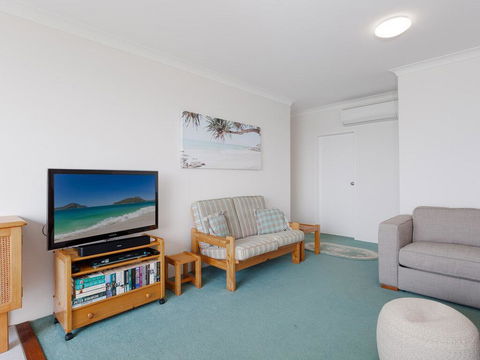 12 'Ocean Shores', 27 Weatherly Cl - Waterfront Unit With Sensational Water Views, WIFI & Air Conditioning - Accommodation Directory 2