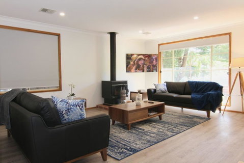 12 Mount Porepunkah Road - Accommodation Directory 2