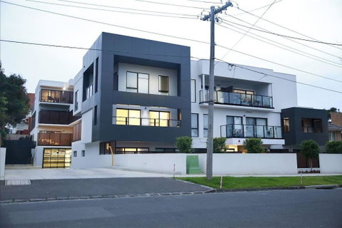 136, Light-filled Homely Box Hill Apt, 2Bed2BathFreeParking - Accommodation Directory 0