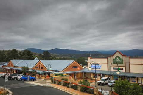 16 Lakeview Plaza - Accommodation Directory 1