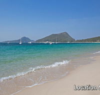 18 'Shoal Bay Beach Apartments' - fantastic air conditioned unit with a pool  lift - Accommodation Directory