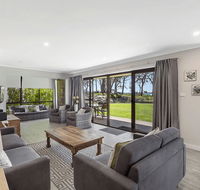 19 'Bay Parklands' 2 Gowrie Avenue - ground floor renovated unit with water views  WIFI - Accommodation Directory