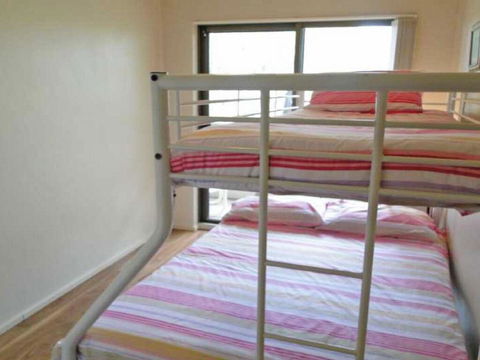 19 'The Commodore' 9-11 Donald Street - Two Bedroom Unit In The CBD Of Nelson Bay - Accommodation Directory 3