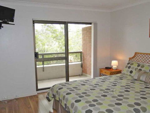 19 'The Commodore' 9-11 Donald Street - Two Bedroom Unit In The CBD Of Nelson Bay - Accommodation Directory 2