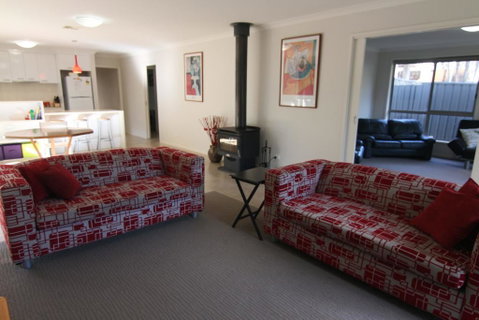 19 Georgian Court - Accommodation Directory 3
