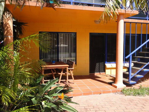 2 'Copacabana', 61 Sandy Point Road - Cute Unit With Water Views From The Balcony - Accommodation Directory 1