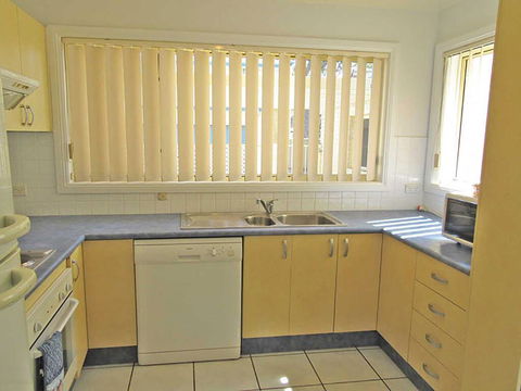 2 'Mahi Mahi', 5 Achilles Street - 3 Bedroom Between Shoal Bay And Little Beach - Accommodation Directory 1