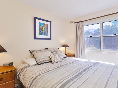 2 'Sunnie Belle' 3 Victoria Parade- Water Views Over Nelson Bay Foreshore - Accommodation Directory 1