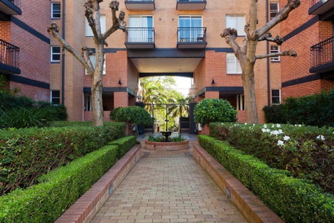 2 Bed Sydney Executive Apt Close To City - Accommodation Directory 3