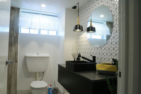 2 Bedroom Close To CBD - Accommodation Directory 2