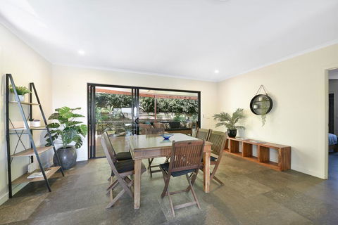 250 David Low Way, Peregian Beach - Accommodation Directory 3