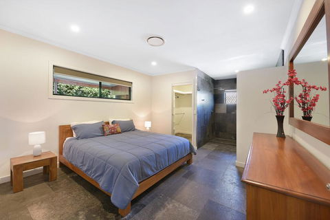 250 David Low Way, Peregian Beach - Accommodation Directory 2