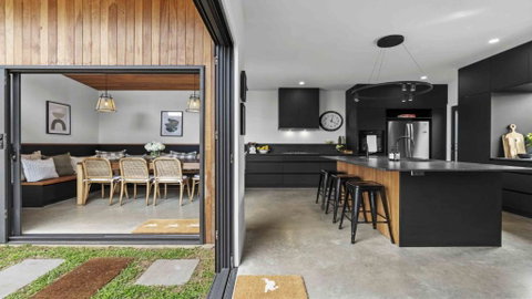 Beautifully Renovated Period Property Walking Distance To Cbd - Accommodation Directory 0