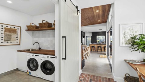 Beautifully Renovated Period Property Walking Distance To Cbd - Accommodation Directory 2