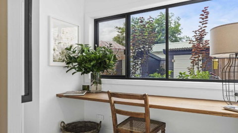 Beautifully Renovated Period Property Walking Distance To Cbd - Accommodation Directory 4