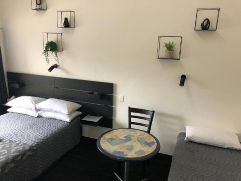 Blue Gums Hotel Motel - Accommodation Directory 1