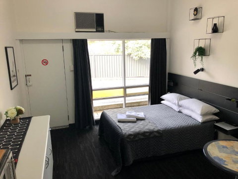 Blue Gums Hotel Motel - Accommodation Directory 4