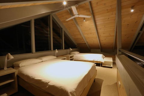 Bombah Point Eco Cottages - Accommodation Directory 4
