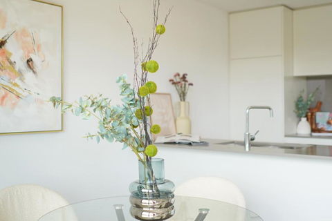 Bright & Elegant 2BR With 2 Parking In Mascot - Accommodation Directory 3