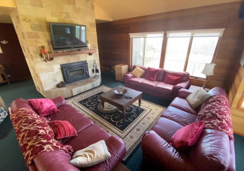 Camelot - Accommodation Directory 3