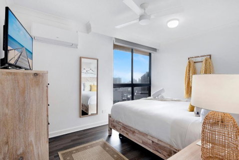 Central Getaway With Ocean Views - CoastHM - Accommodation Directory 2