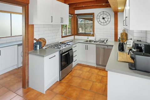 Cedar Chalet - Accommodation Directory 3