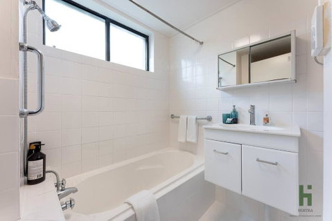 Charming 2 Bed Ocean Style Apt@Manly Nr Beach - Accommodation Directory 1