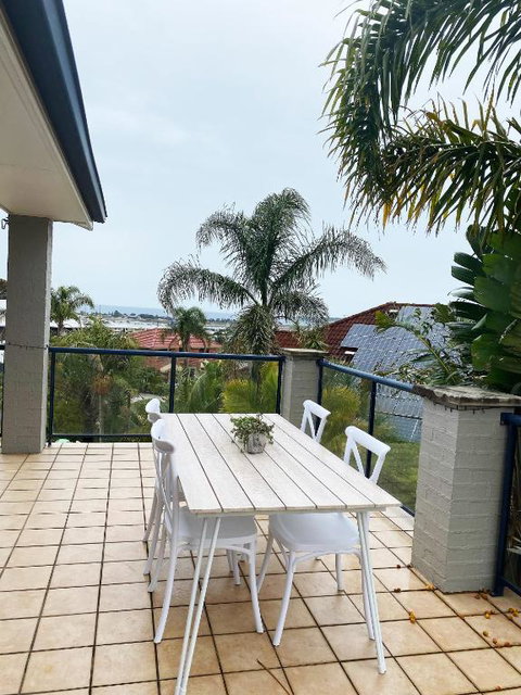 Cheerful/family Friendly Home With Water Views - Accommodation Directory 2