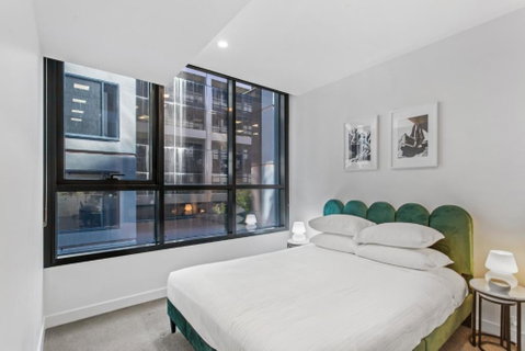 Chic 1-Bed With Pool & Amenities In St Kilda Road - Accommodation Directory 1