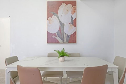 Chic 3BR Home With Parking Convenient To City - Accommodation Directory 2