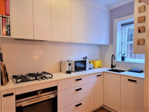 Classic Bondi 1 Bed A Few Steps From The Beach - Accommodation Directory 1