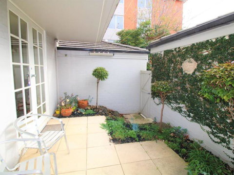 Classic Charm In Domain - Accommodation Directory 1