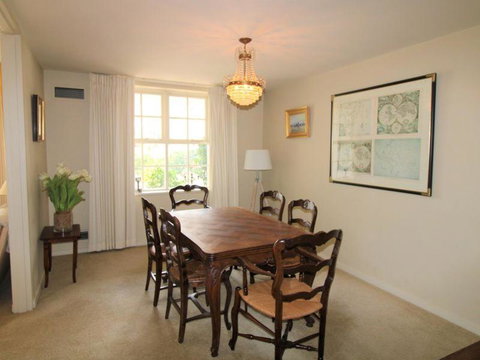 Classic Charm In Domain - Accommodation Directory 4
