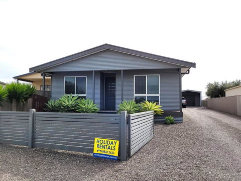 Clipper Getaway - Accommodation Directory 0