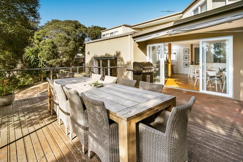 Cloud Nine - Accommodation Directory 2