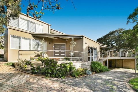Cloud Nine - Accommodation Directory 0