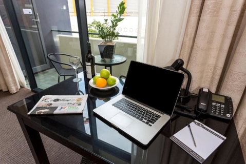 Clarendon Hotel - Accommodation Directory 2