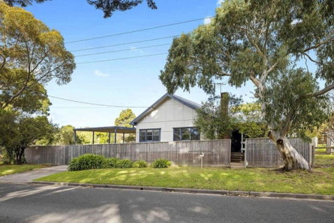 Coastal Charm Dog Friendly Home By Custom Bnb Hosting - Accommodation Directory 3