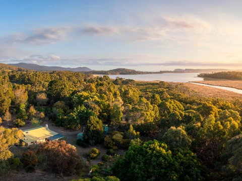 Cloudy Creek Cottage - Accommodation Directory 0
