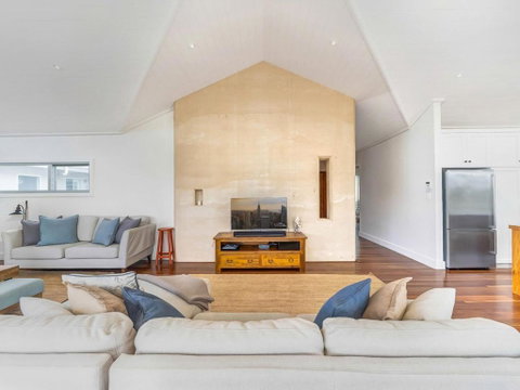 Coast At Hyams Beach - Accommodation Directory 2