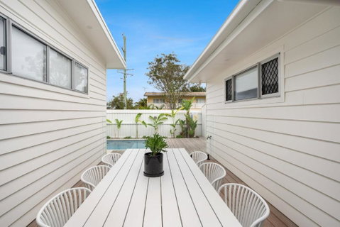 Coastal Chic Poolside Villa- Pet Friendly - Accommodation Directory 2