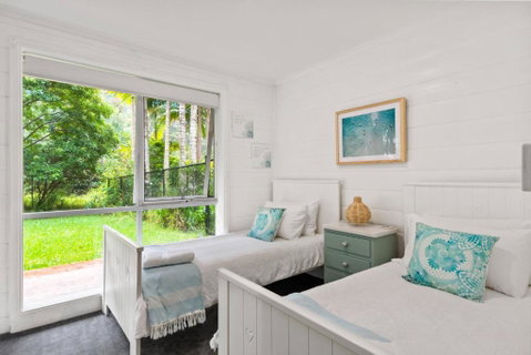 Coastal Rainforest Retreat - Accommodation Directory 4